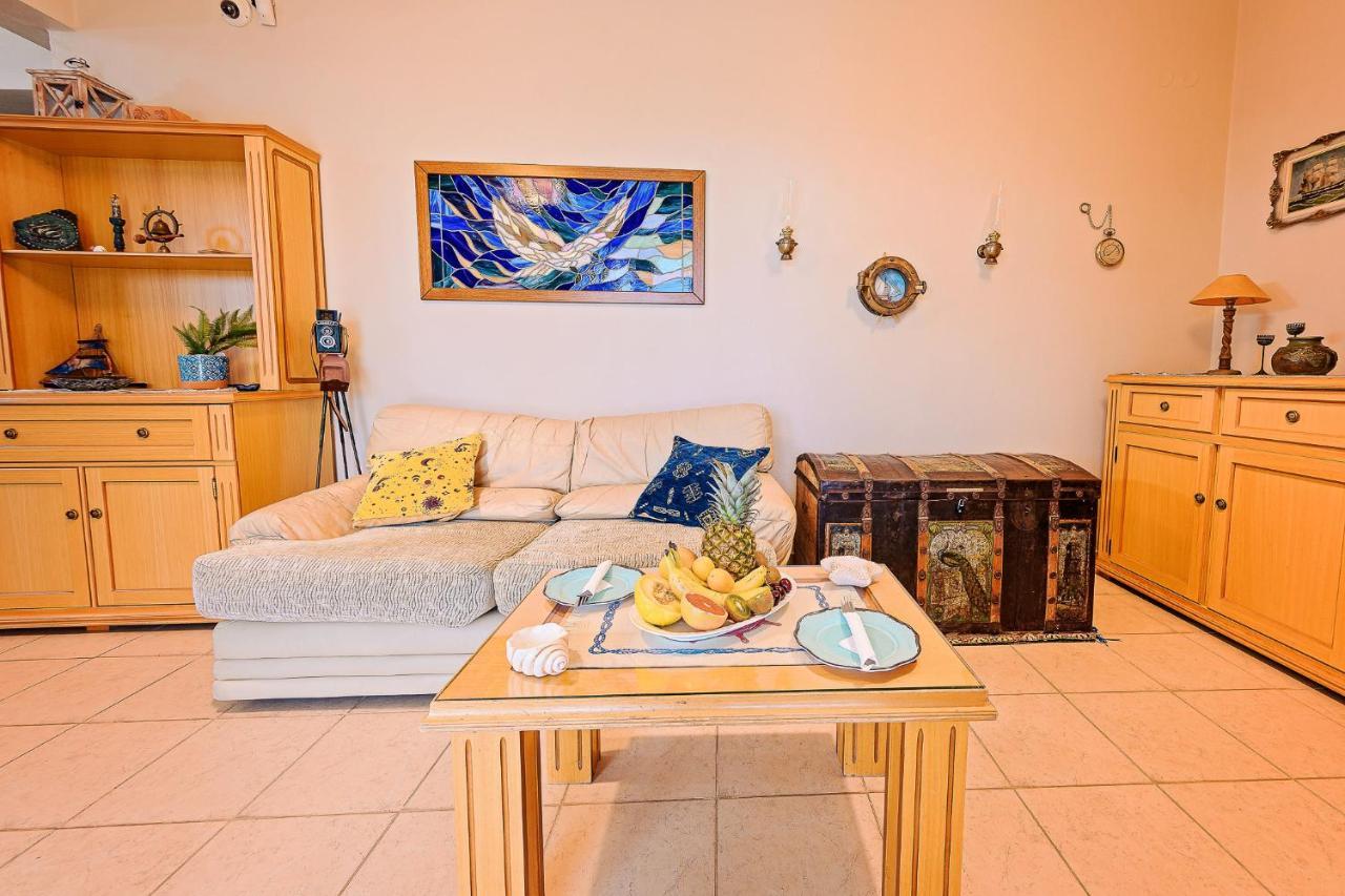 Villa Mariellie Néa Péramos Екстериор снимка