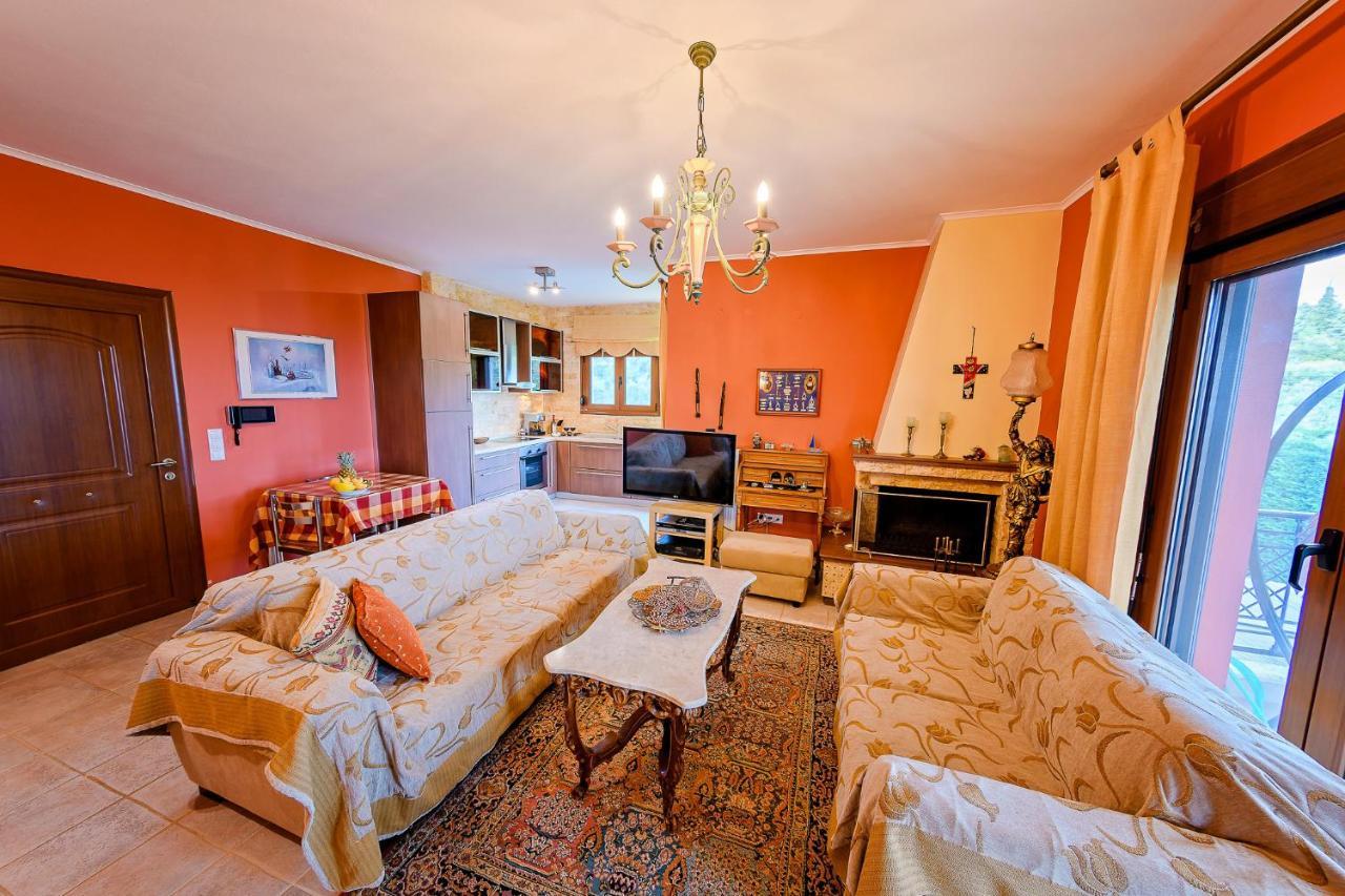 Villa Mariellie Néa Péramos Екстериор снимка