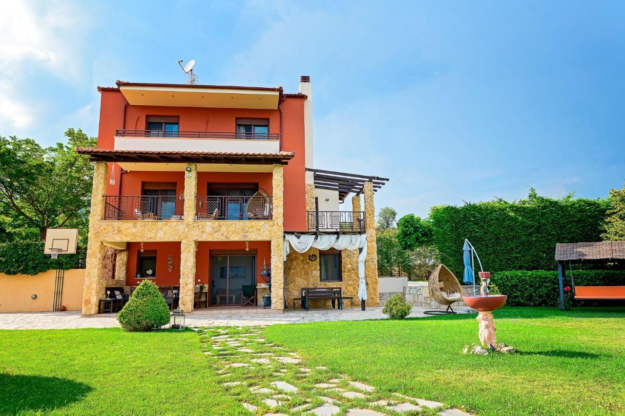 Villa Mariellie Néa Péramos Екстериор снимка