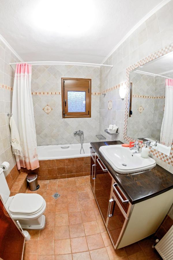 Villa Mariellie Néa Péramos Екстериор снимка