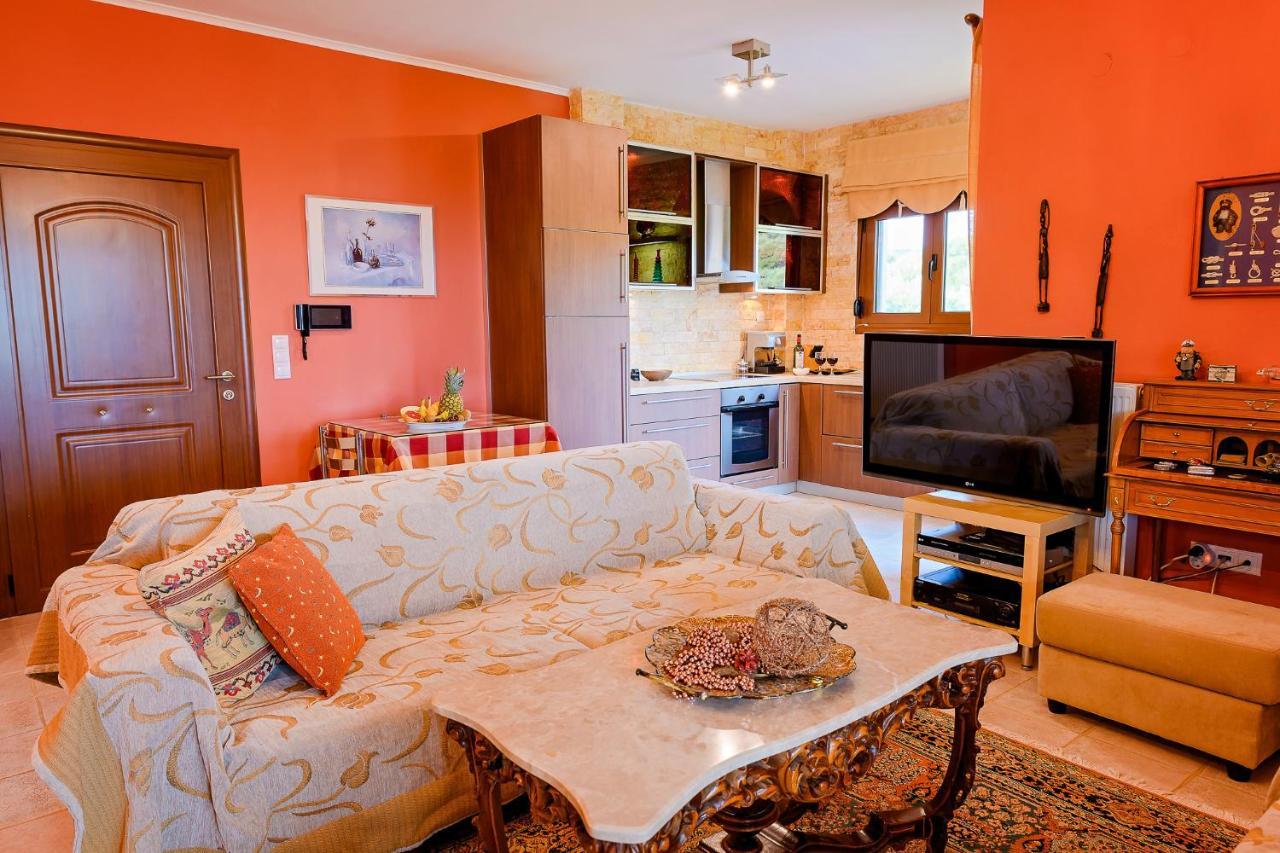 Villa Mariellie Néa Péramos Екстериор снимка