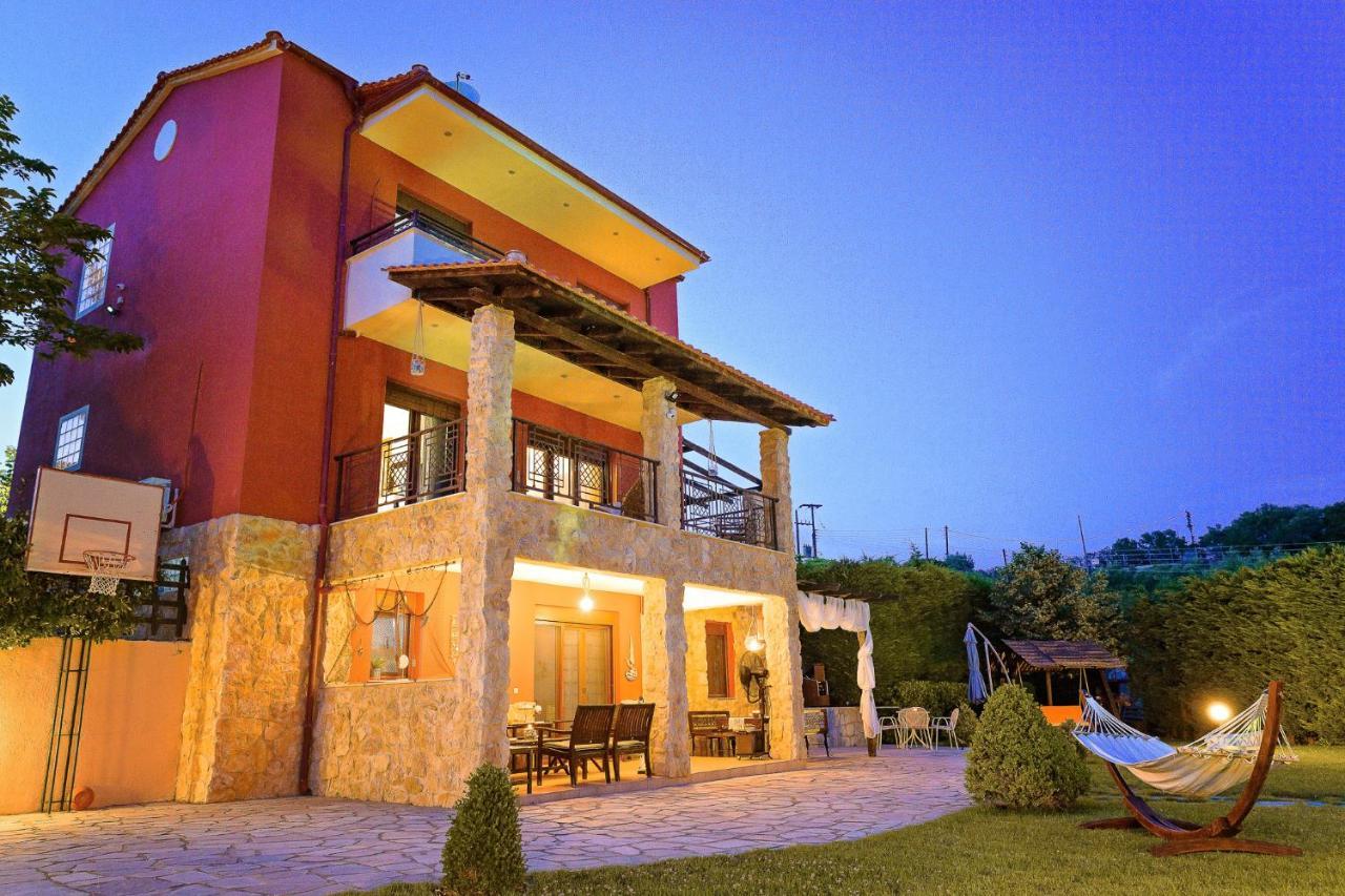 Villa Mariellie Néa Péramos Екстериор снимка