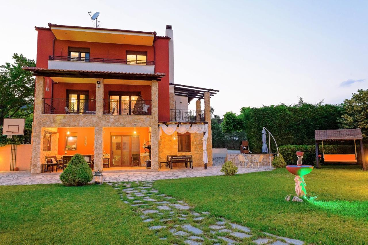 Villa Mariellie Néa Péramos Екстериор снимка