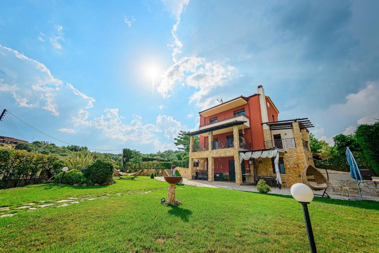 Villa Mariellie Néa Péramos Екстериор снимка