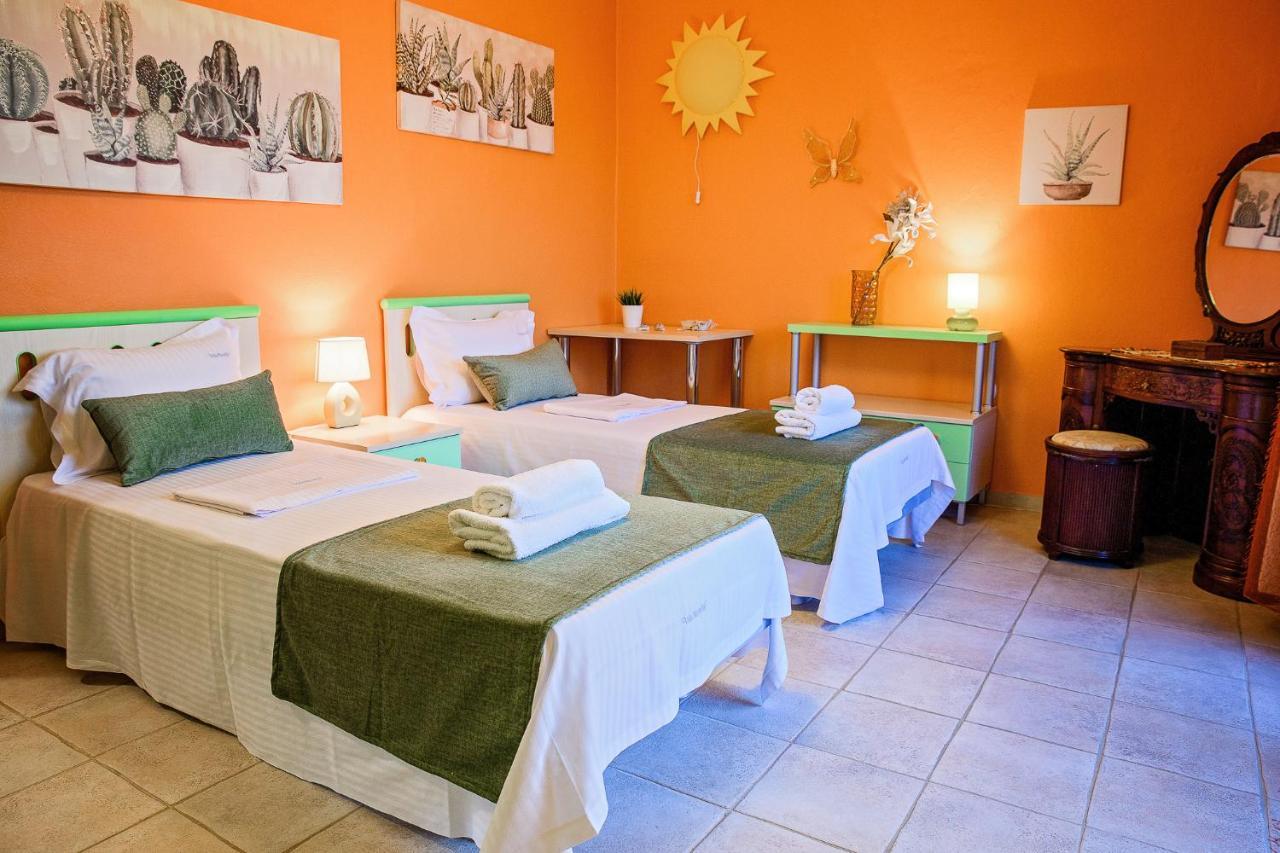 Villa Mariellie Néa Péramos Екстериор снимка