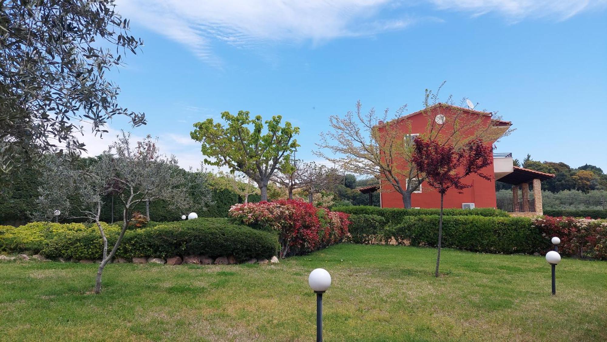 Villa Mariellie Néa Péramos Екстериор снимка