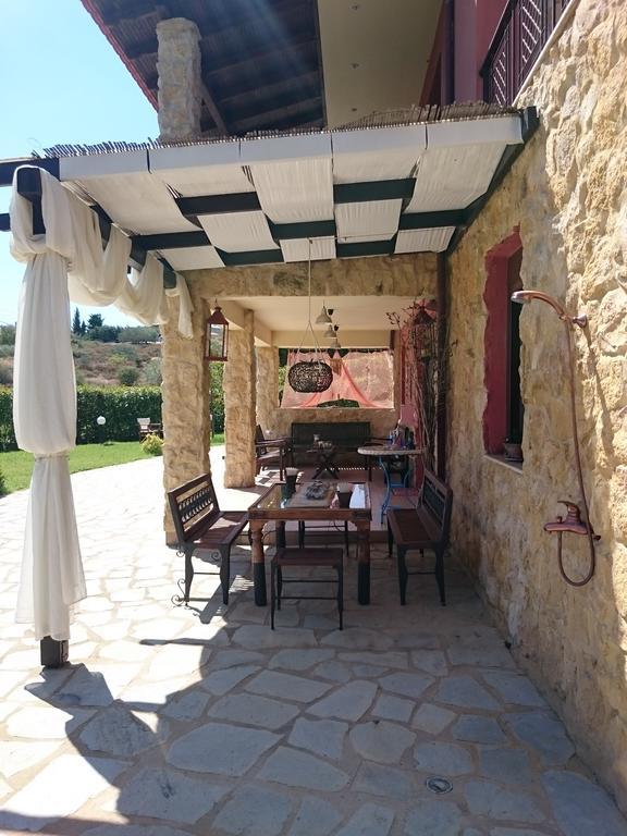 Villa Mariellie Néa Péramos Екстериор снимка