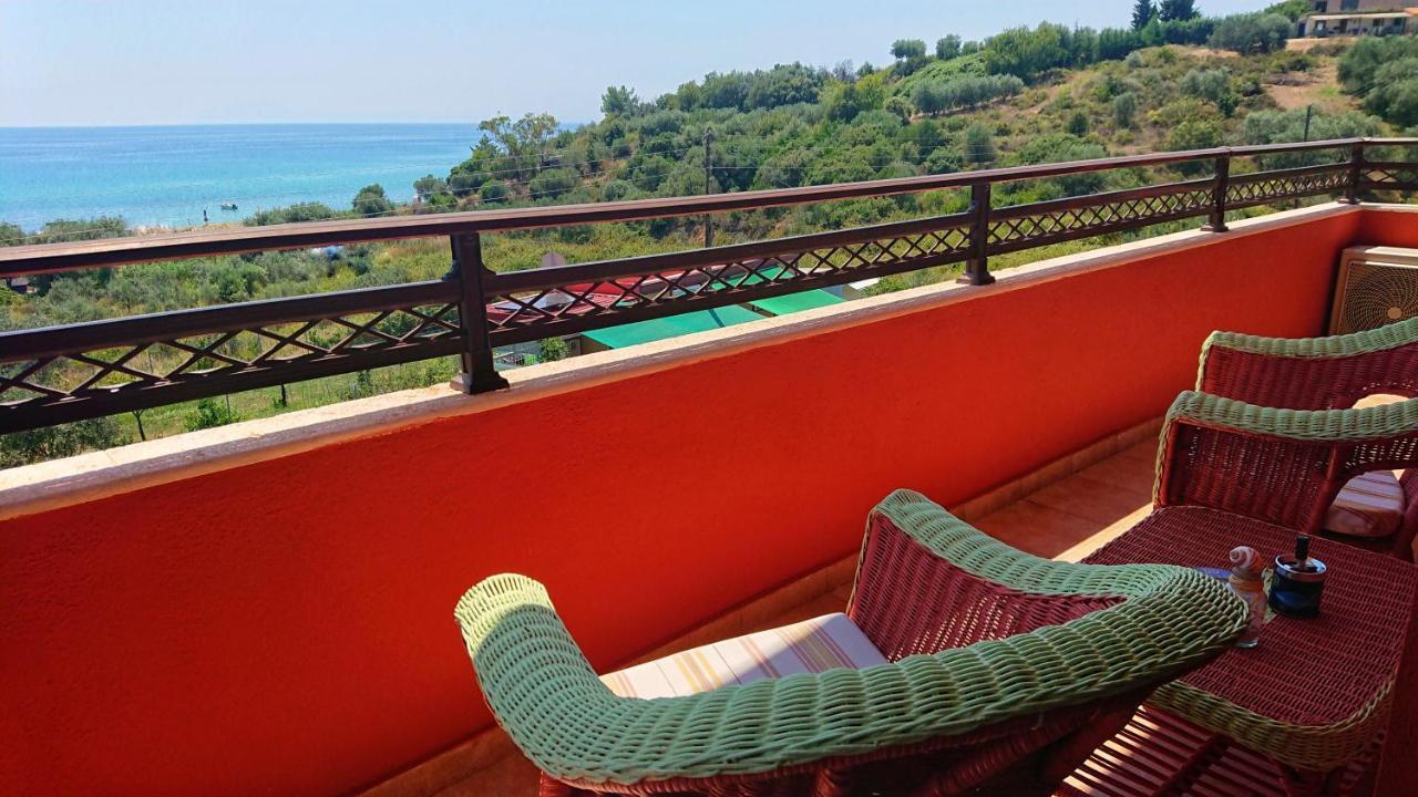 Villa Mariellie Néa Péramos Екстериор снимка